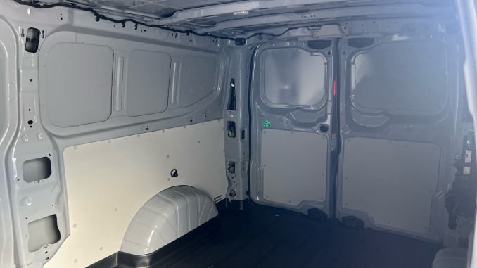 Ford Transit Custom 320 L2 Petrol Fwd 2.5 PHEV 232ps H1 Van Limited Auto - Image 16